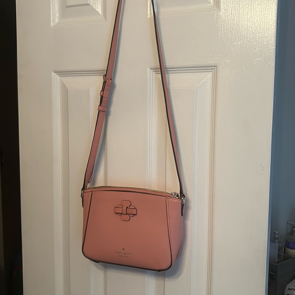 NWT Kate Spade crossbody with adjustable strap., peony rose
